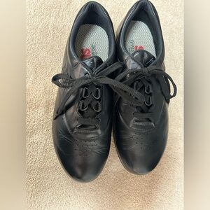 SAS FREE TIME black leather walking shoes. Size 9WW. Worn once. Made in 🇺🇸